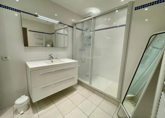 Spacious Bay View Floor 9 Parking * La Baule