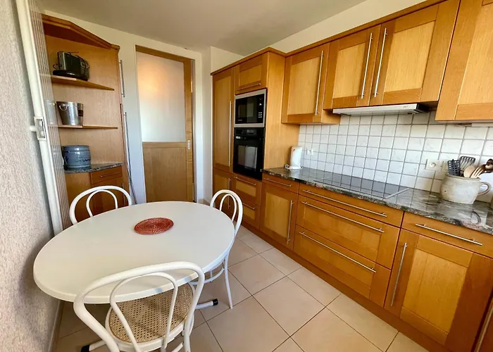 Spacious Bay View Floor 9 Parking